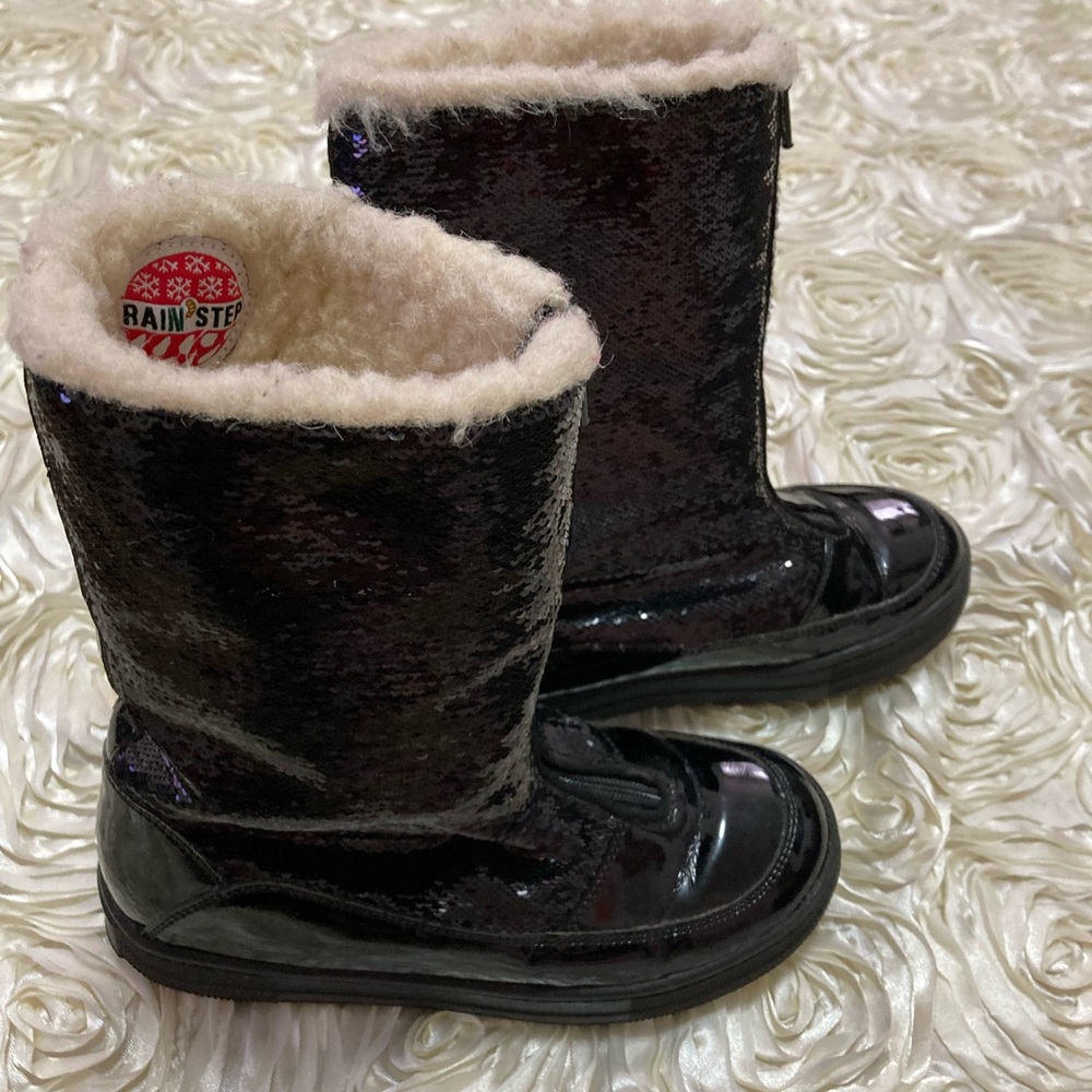 Naturino girls boots size 32